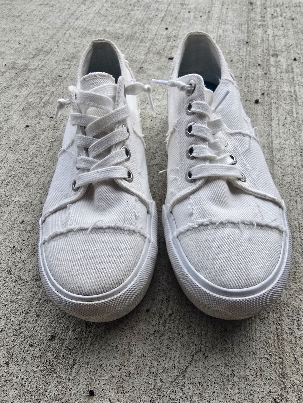 White Women's Canvas Sneakers - Casual Lace-Up Fashion